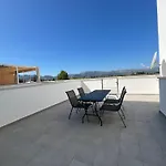 Duplex En Nova Entre Golf Y Met *