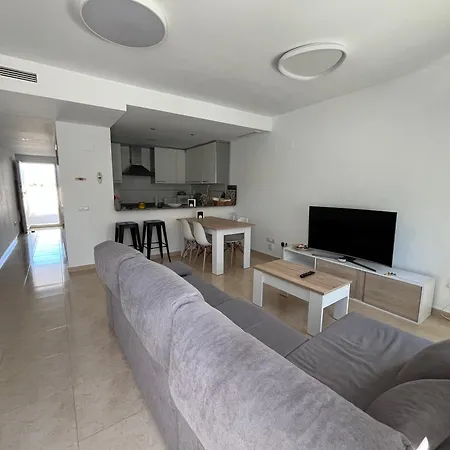 Duplex En Nova Entre Golf Y Met Appartamento Oliva