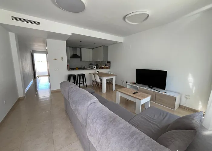 Duplex En Nova Entre Golf Y Met Appartamento Oliva